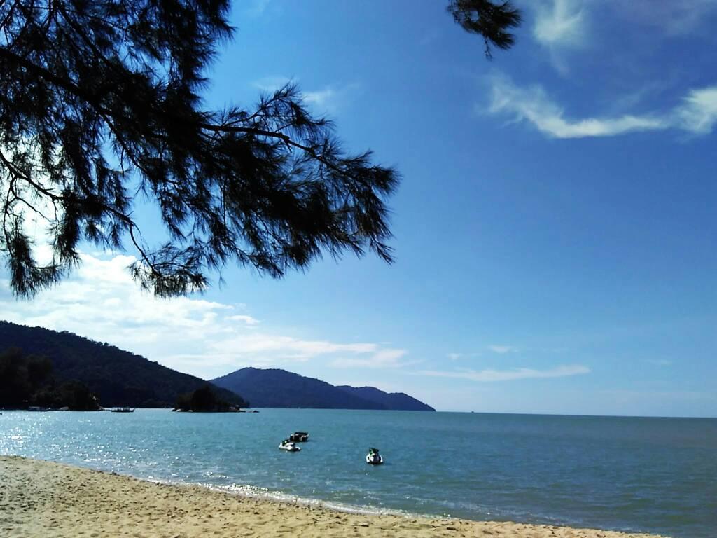 Pinang Beach Apartment @ Bayu Emas Batu Feringgi Εξωτερικό φωτογραφία